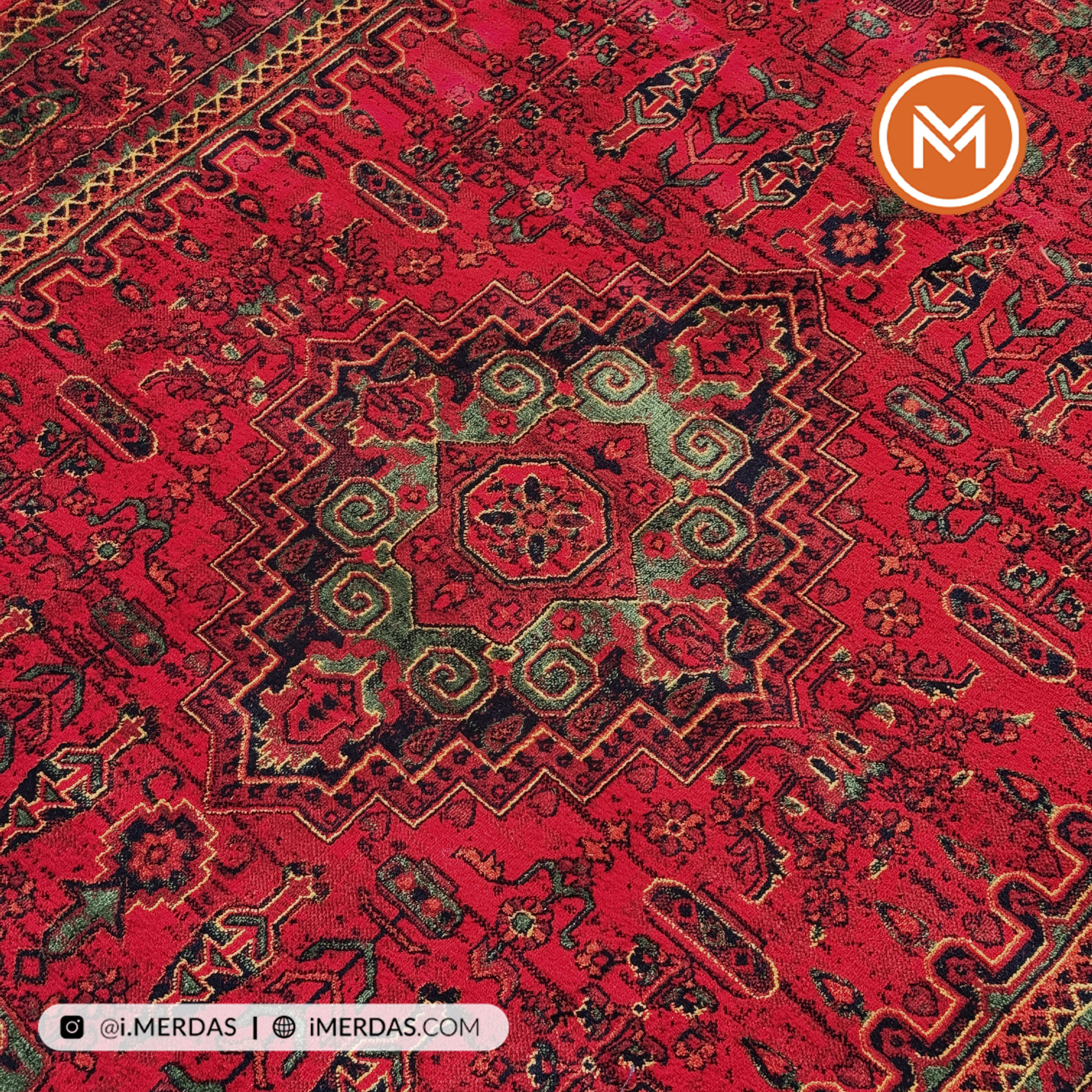 فرش گبه هرمس کد 6045 زمینه لاکی